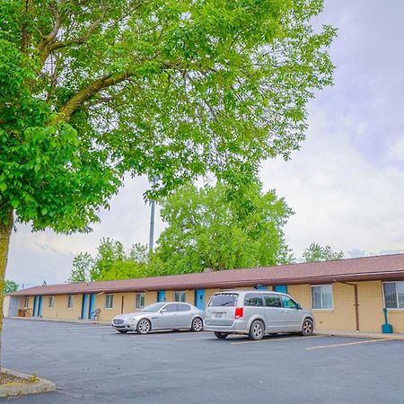 Bay Motel By Oyo Bay City Exterior photo