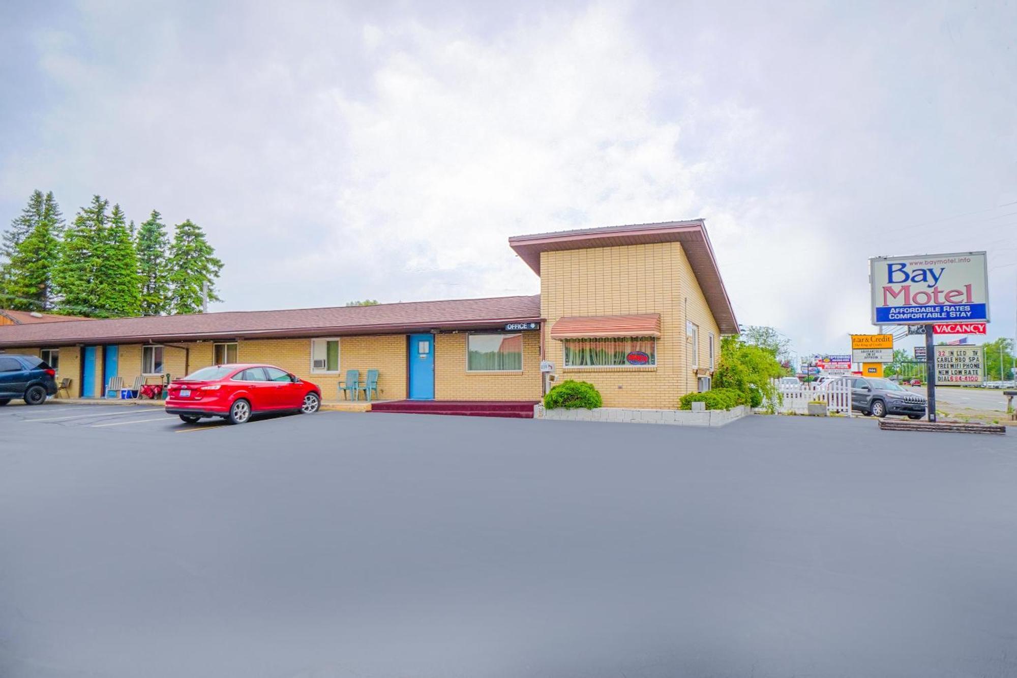 Bay Motel By Oyo Bay City Exterior photo