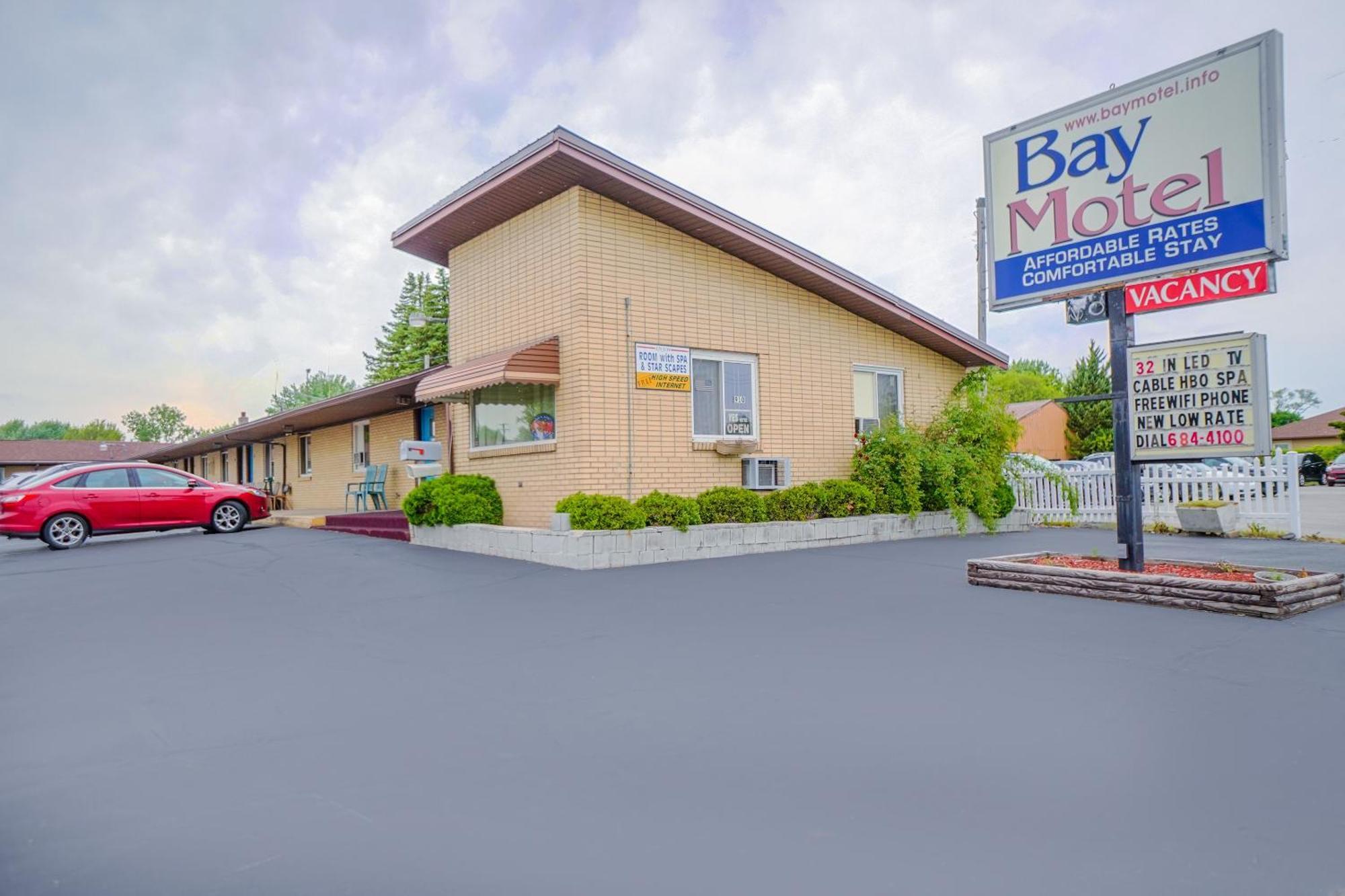 Bay Motel By Oyo Bay City Exterior photo