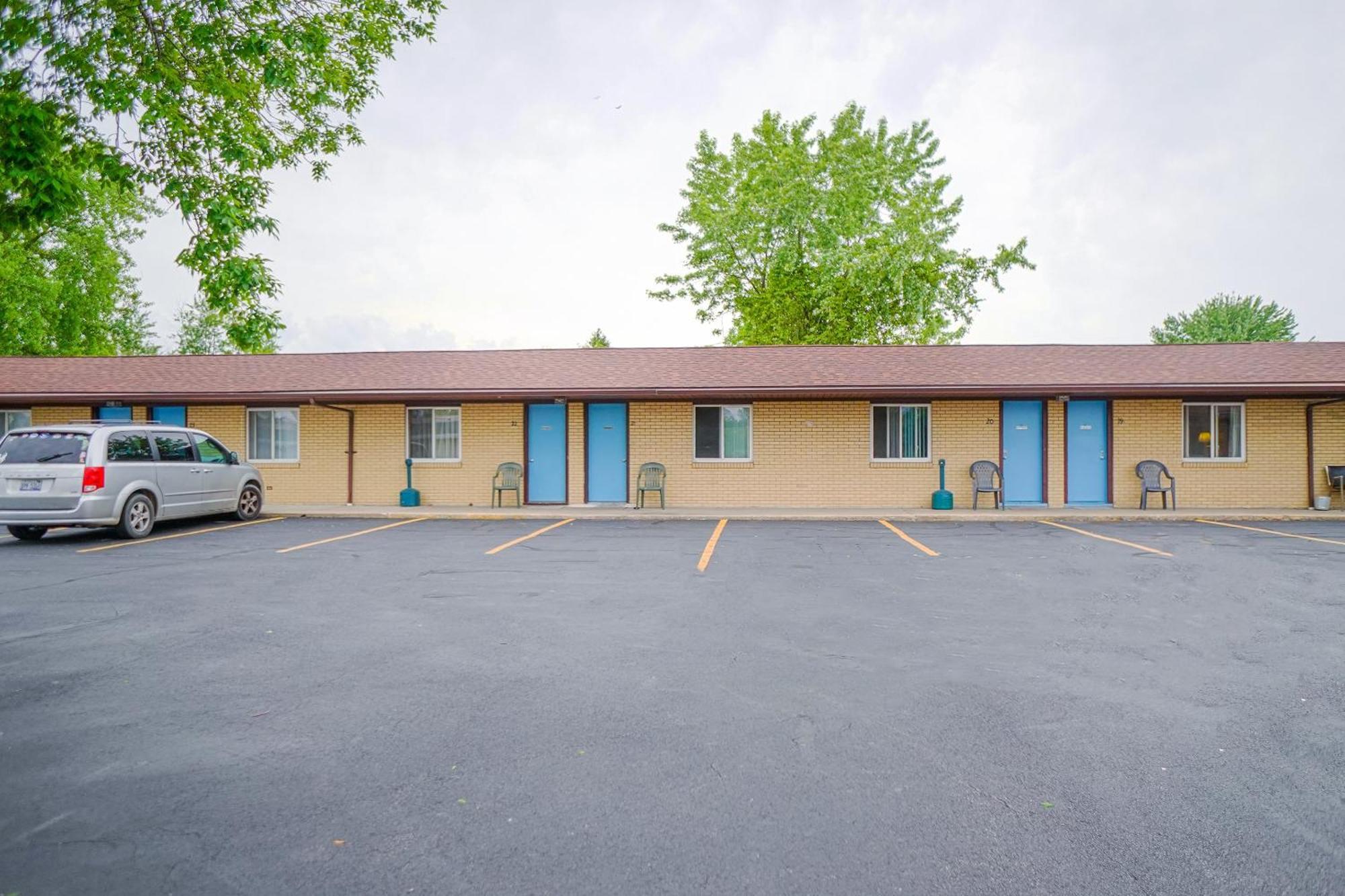 Bay Motel By Oyo Bay City Exterior photo